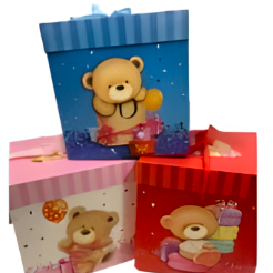 caja de regalo osito 22x22 cms.