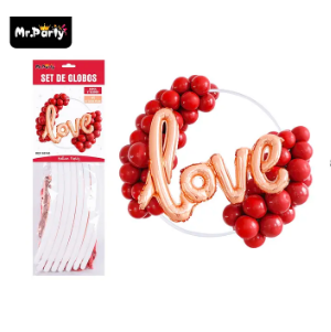 Arco de globos rojo con letra love 66pcs