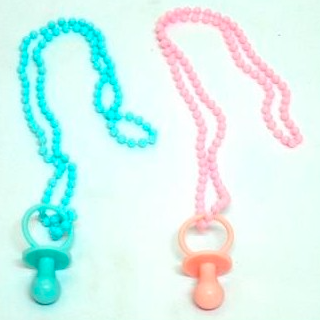 collar chupete rosado 